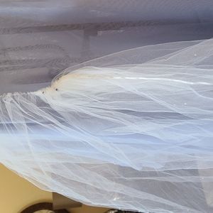 Pearl Detail Bridal Veil